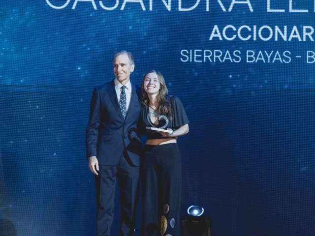 Sierrabayense de 17 aos recibi el premio Abanderados